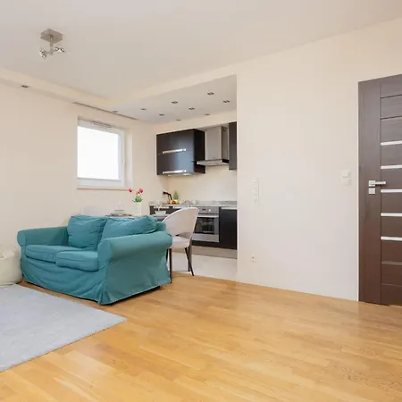 Apartment Cozy Near Metro Stoklosy By Renters *