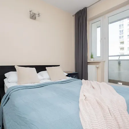 Cozy Near Metro Stoklosy By Renters Apartman Varsó