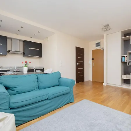 Cozy Near Metro Stoklosy By Renters *