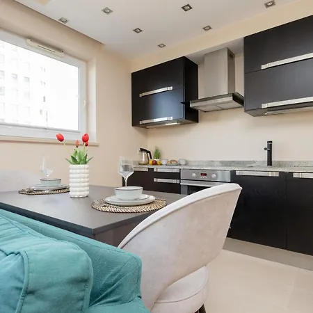 Cozy Near Metro Stoklosy By Renters Warsaw