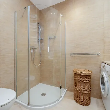 Cozy Near Metro Stoklosy By Renters アパート *