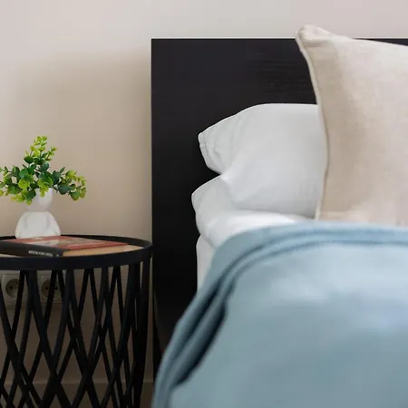 Cozy Near Metro Stoklosy By Renters